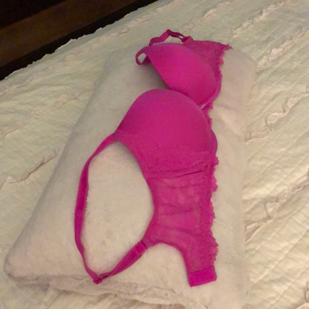 Victoria Secret Bra - Picture 3 of 8